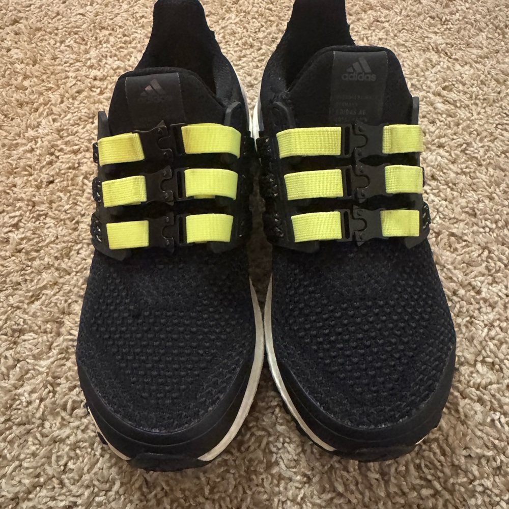 Black Adidas Ultra Boost women’s